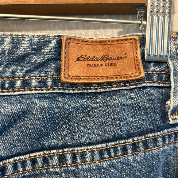 Eddie Bauer Women's Boyfriend Medium Wash Jeans size 14R (1127) - Picture 5 of 7